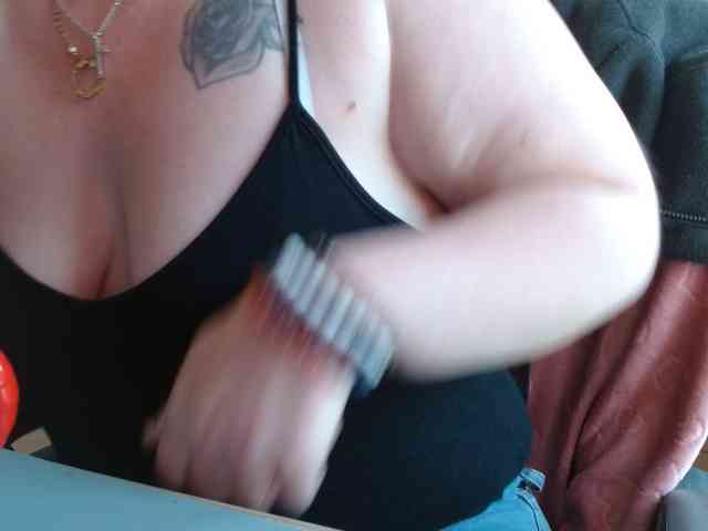 Petitoiseaucoquine webcam