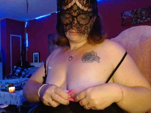 Petitoiseaucoquine webcam