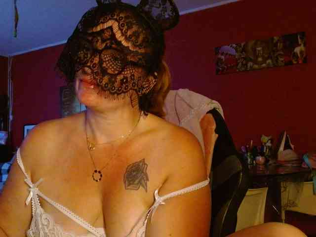 Petitoiseaucoquine webcam