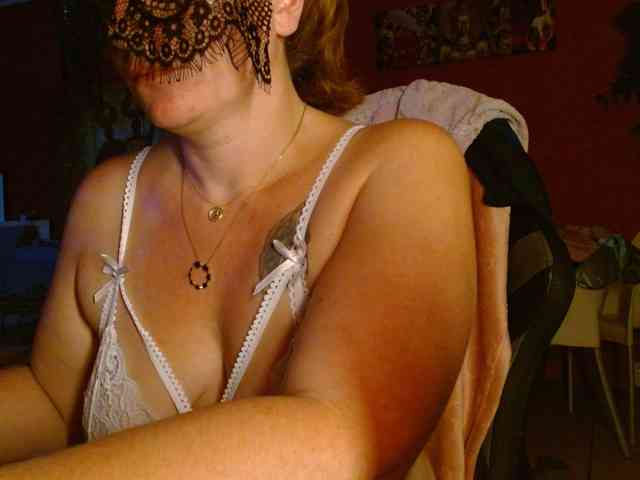 Petitoiseaucoquine webcam