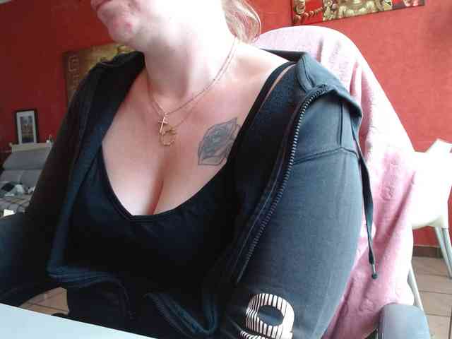 Petitoiseaucoquine webcam