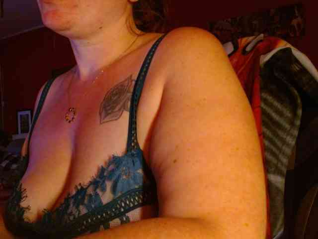 Petitoiseaucoquine webcam