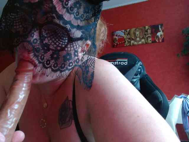 Petitoiseaucoquine webcam