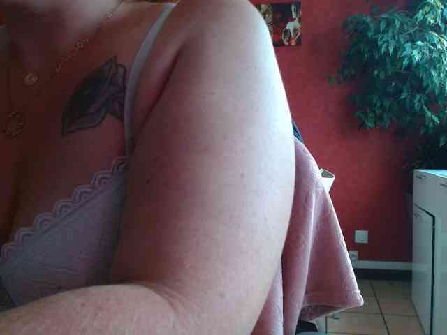 Petitoiseaucoquine webcam