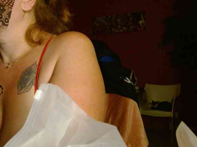 Petitoiseaucoquine webcam
