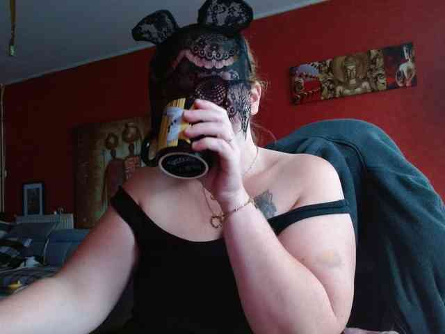 Petitoiseaucoquine webcam