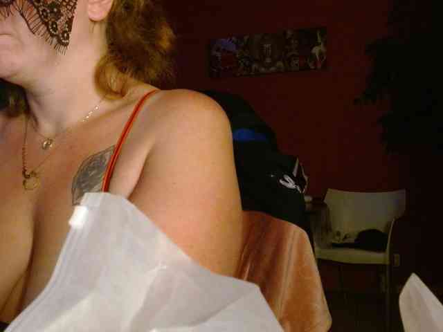 Petitoiseaucoquine webcam