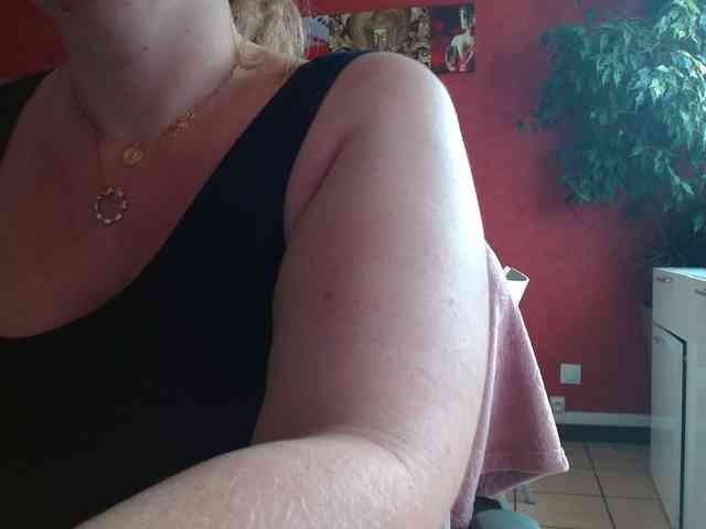 Petitoiseaucoquine webcam