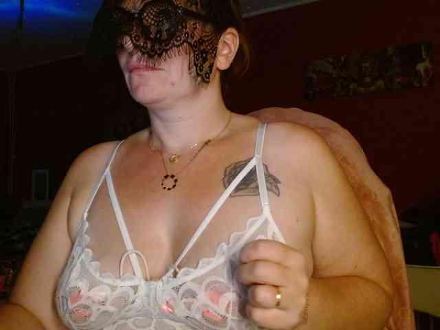 Petitoiseaucoquine webcam