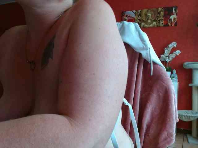 Petitoiseaucoquine webcam