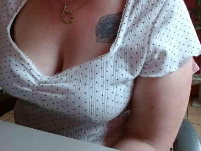 Petitoiseaucoquine webcam