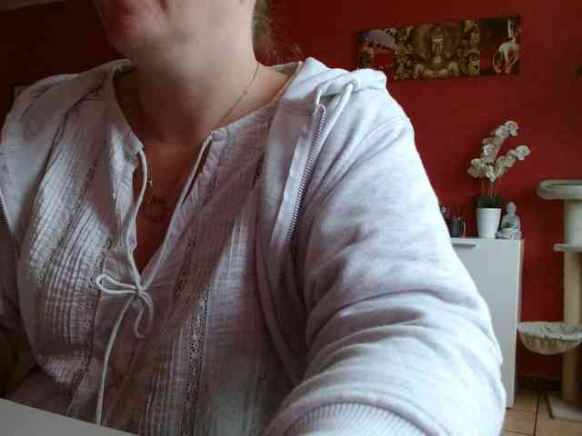Petitoiseaucoquine webcam