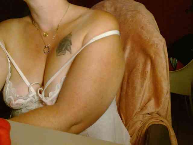Petitoiseaucoquine webcam
