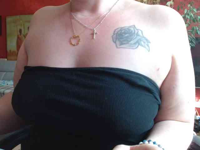 Petitoiseaucoquine webcam