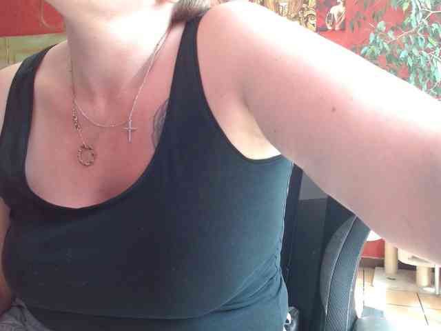 Petitoiseaucoquine webcam