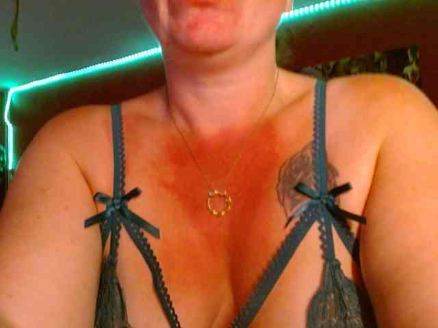 Petitoiseaucoquine webcam