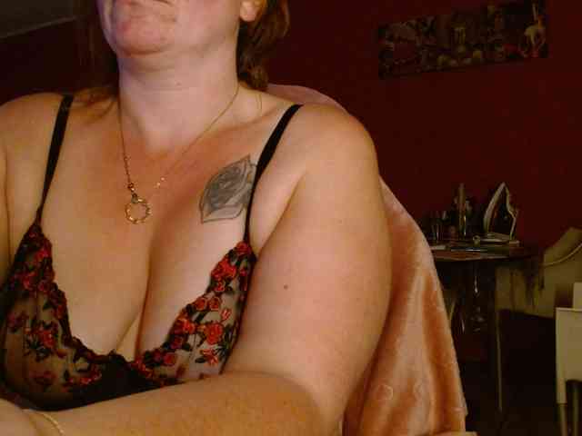 Petitoiseaucoquine webcam
