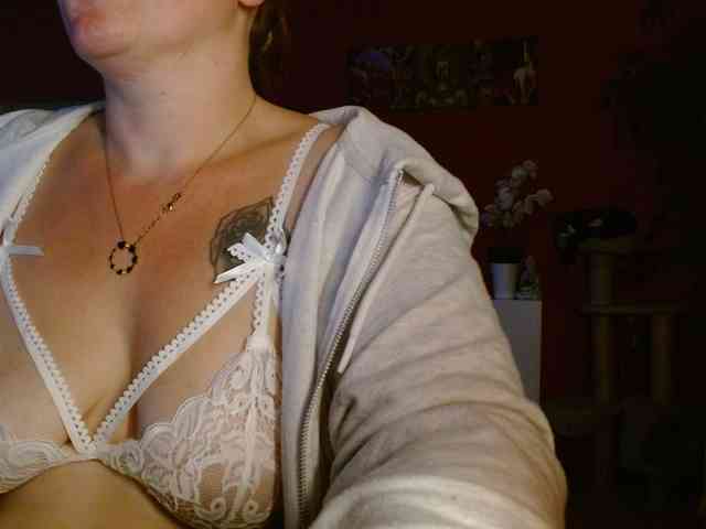 Petitoiseaucoquine webcam