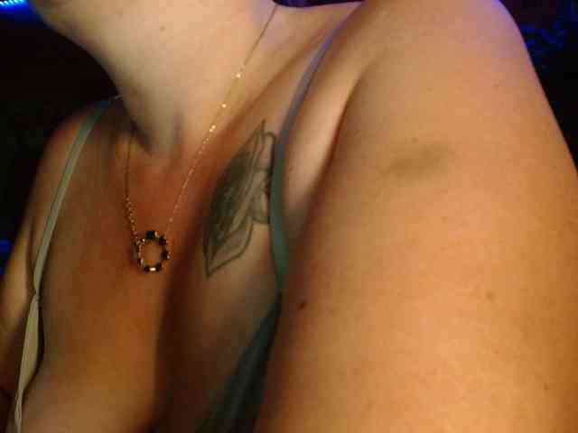Petitoiseaucoquine webcam