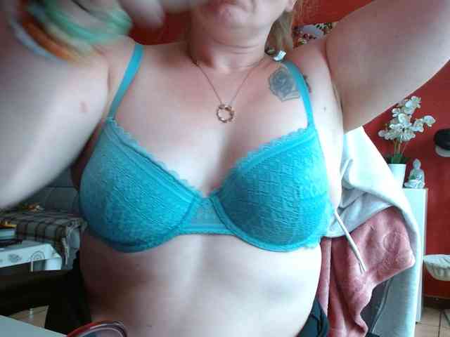 Petitoiseaucoquine webcam
