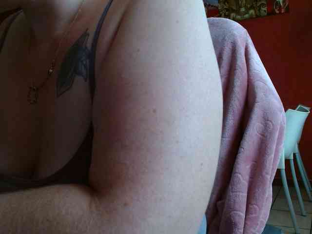 Petitoiseaucoquine webcam