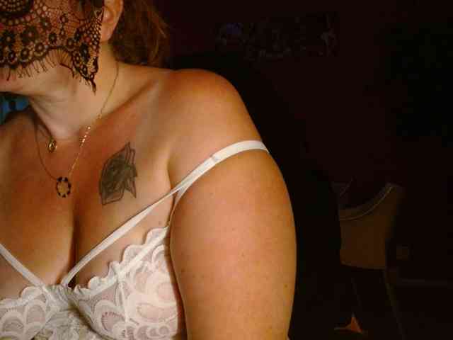 Petitoiseaucoquine webcam