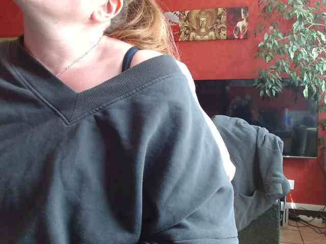 Petitoiseaucoquine webcam