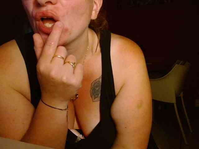 Petitoiseaucoquine webcam