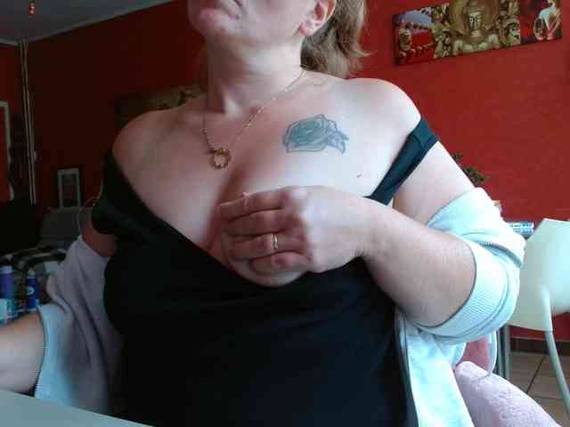 Petitoiseaucoquine webcam