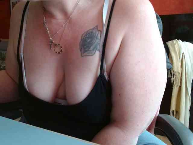 Petitoiseaucoquine webcam