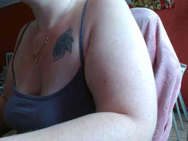 Petitoiseaucoquine webcam