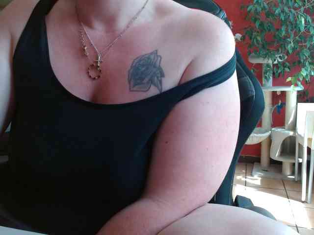 Petitoiseaucoquine webcam