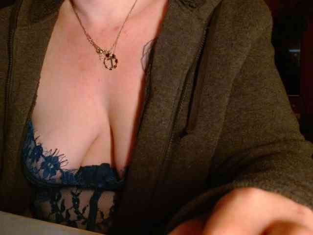 Petitoiseaucoquine webcam