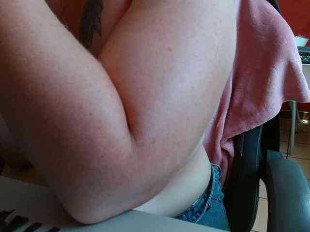Petitoiseaucoquine webcam
