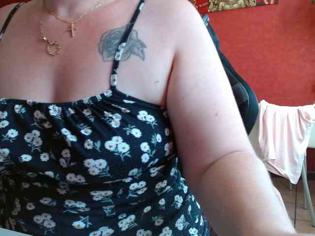 Petitoiseaucoquine webcam