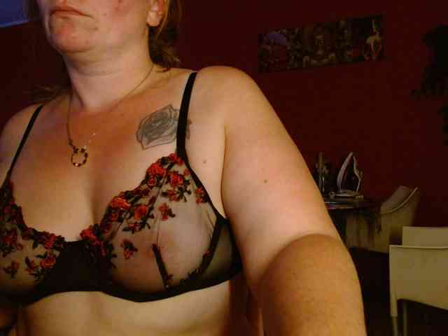 Petitoiseaucoquine webcam