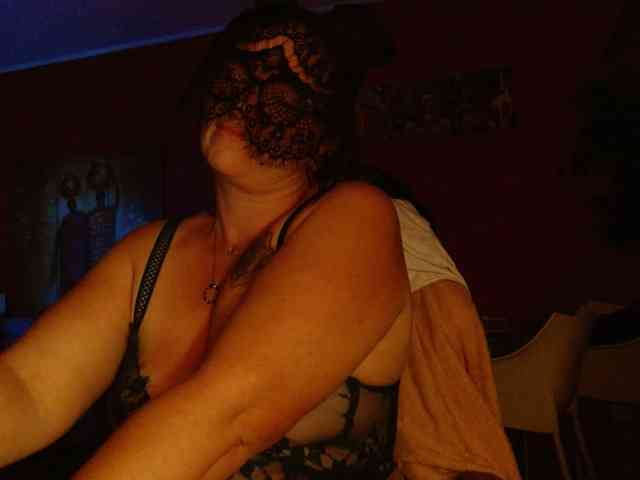 Petitoiseaucoquine webcam