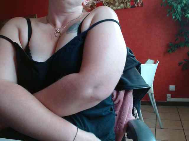 Petitoiseaucoquine webcam