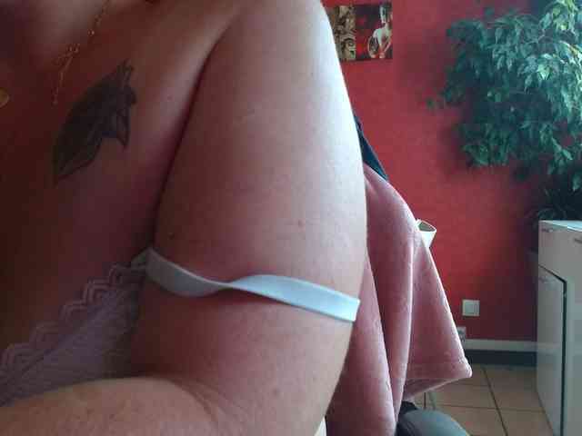 Petitoiseaucoquine webcam