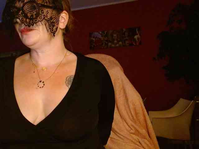 Petitoiseaucoquine webcam