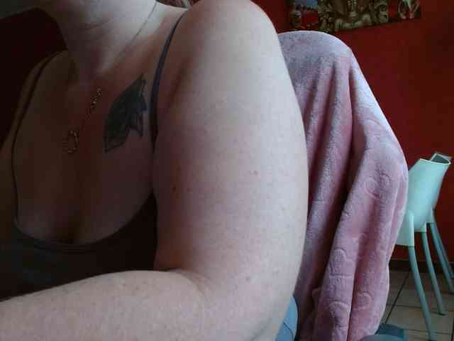 Petitoiseaucoquine webcam