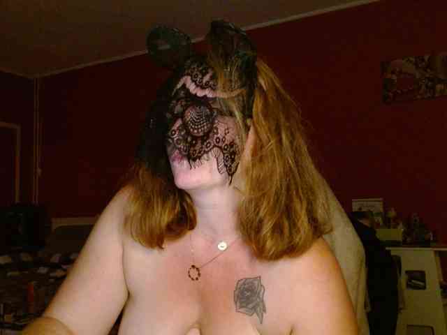 Petitoiseaucoquine webcam