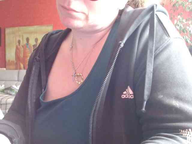 Petitoiseaucoquine webcam