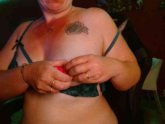 Petitoiseaucoquine webcam