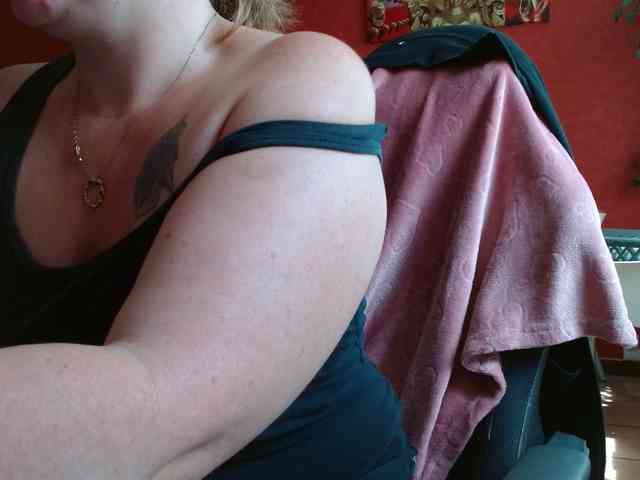 Petitoiseaucoquine webcam