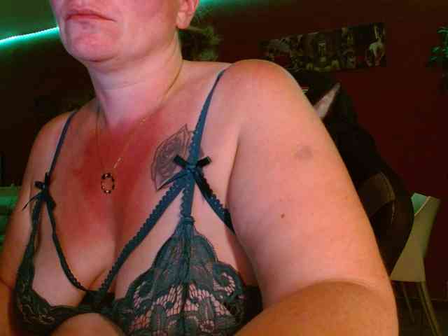 Petitoiseaucoquine webcam