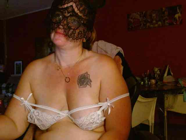 Petitoiseaucoquine webcam