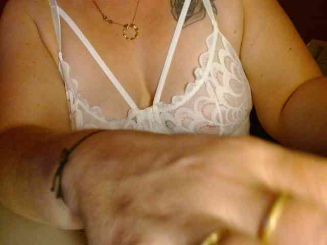 Petitoiseaucoquine webcam