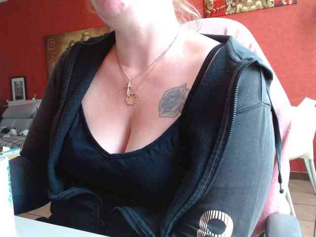 Petitoiseaucoquine webcam