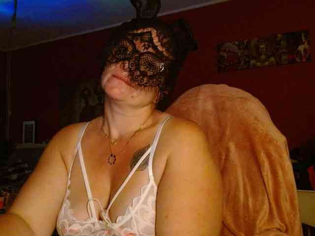 Petitoiseaucoquine webcam
